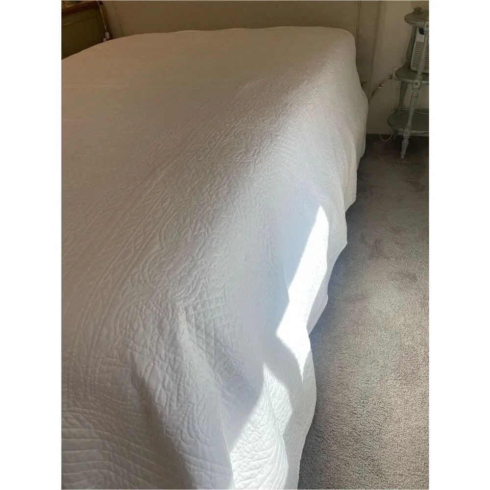 Madison Park White Quilted Comforter King